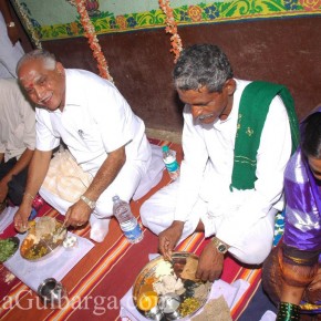 CM Yeddyurappa interacts with organic farmers at Melkunda,Gulbarga