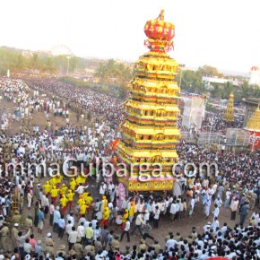 Thousands of devotees participated in the Sharanabasaveshwar temple car festival, Gulbarga